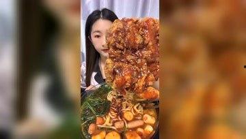 娱乐吃瓜酱的背景