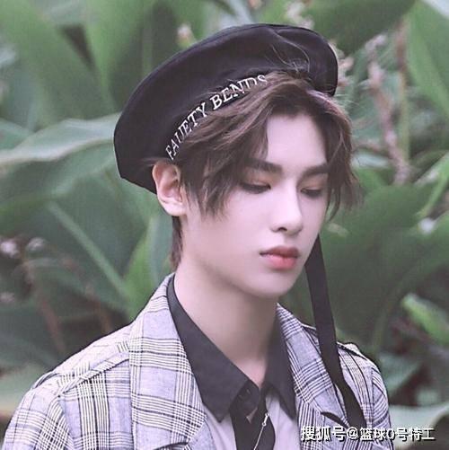 黄明昊娱乐圈吃瓜视频