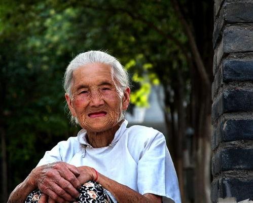 娱乐吃瓜酱老人,揭秘娱乐圈背后的真相