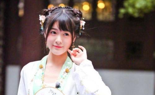娱乐吃瓜徐娇是谁扮演的,从童星到时尚达人，她如何成为娱乐圈的“吃瓜女王”？